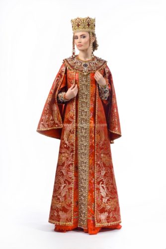 традиционный русский костюм Красная Москва: платье, шубка, кокошник с ряснами, оплечье, поручи