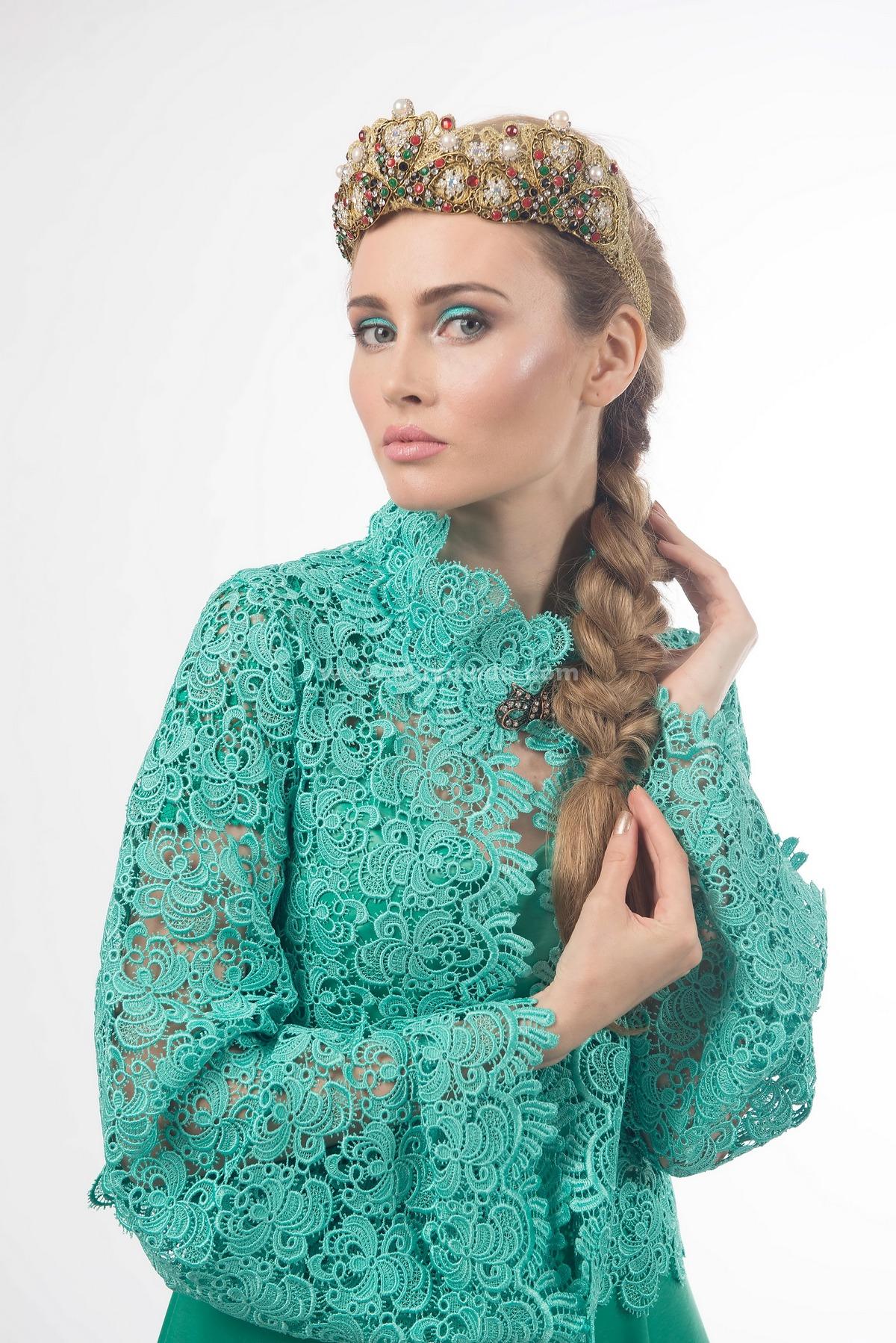 кружевная душегрея, платье в русском стиле и венец