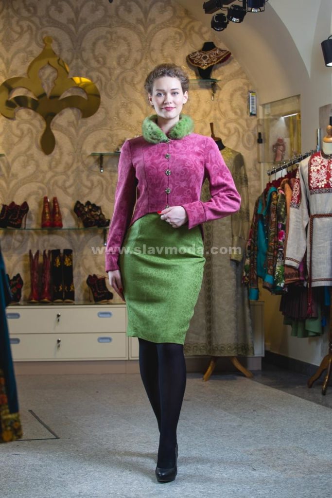 Жакет в русском гусарском стиле a la russe и юбка карандаш изо льна модного мятного цвета 
