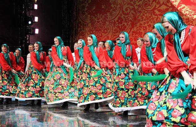 Танцевальный русский ансамбль 