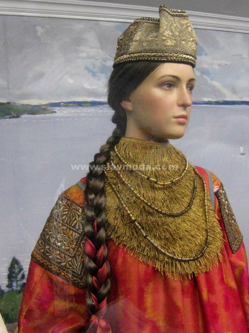 Русские традиционные головные уборы из коллекции И.С.Глазунова