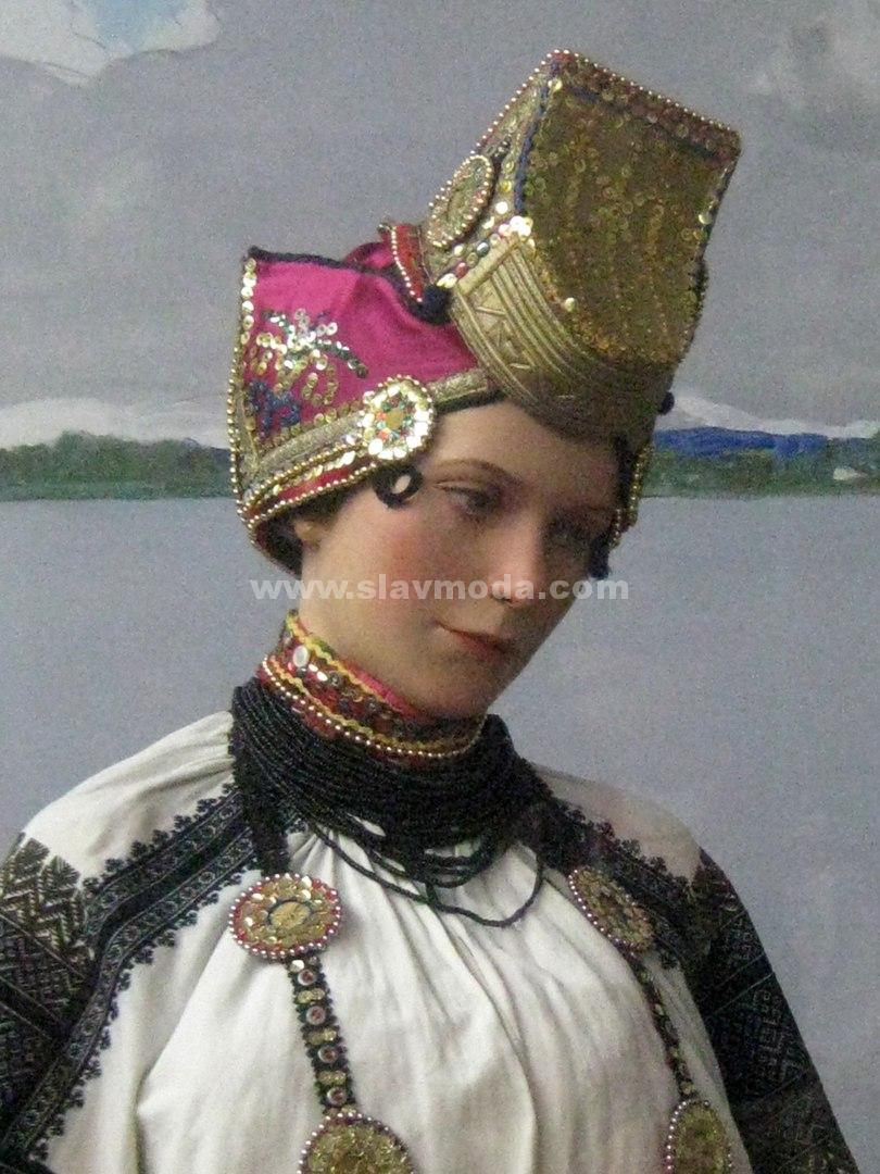 Русские традиционные головные уборы из коллекции И.С.Глазунова