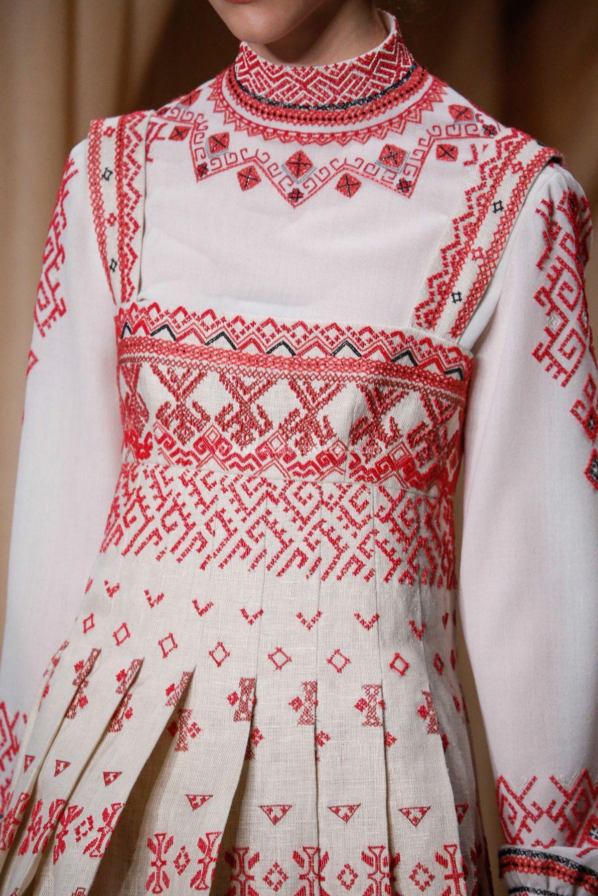 Русский народный орнамент на одежде